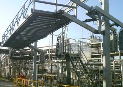 cantilevered vertical lift safety cage 02